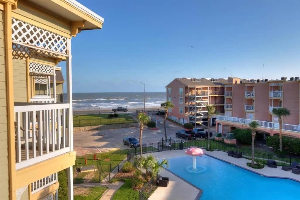 Beautiful Ocean Views At The Victorian Apartment กาลเวสตัน ภายนอก รูปภาพ
