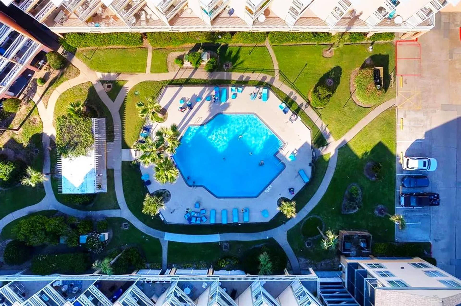Beautiful Ocean Views At The Victorian Apartment กาลเวสตัน ภายนอก รูปภาพ